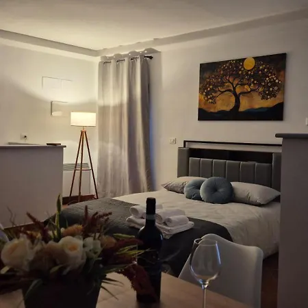 Antiche Mura Apartment *